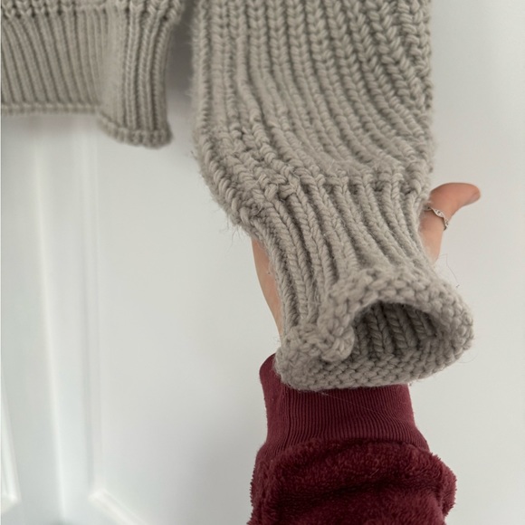 H&M Mock Neck Sweater - Picture 5 of 7